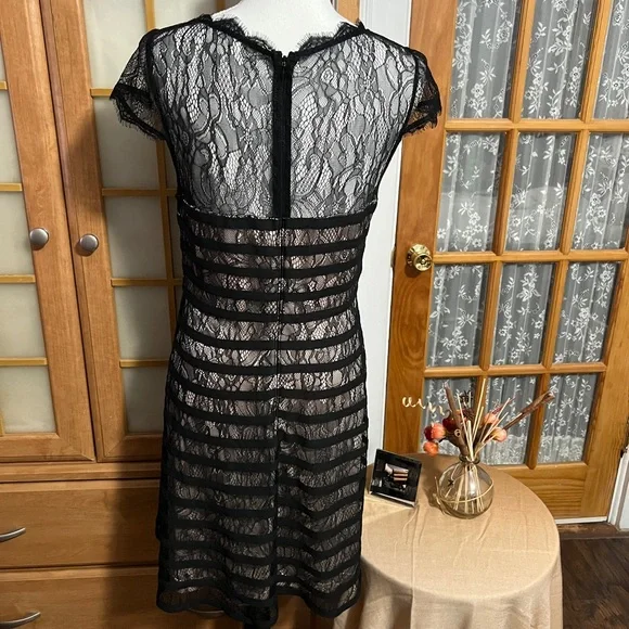 Adranna Papell Womens Black Lace Dress Size 12P Excellent condition. - Picture 9 of 15